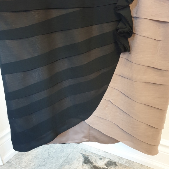 Max and Cleo Evening Dress Size 8 - Picture 5 of 5